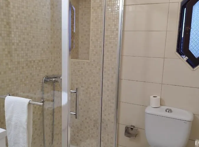 Sunshine בית הארחה 3*